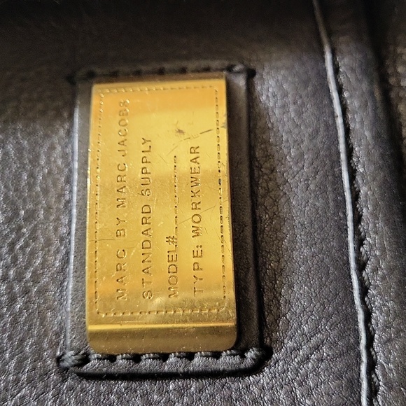 MARC JACOBS CROSS BODY LEATHER BAG PURSE - Picture 8 of 17